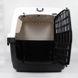 Переноска для животных 2 пластиковая черно-белая 56х37х41 см Переноска для животных 2 пластиковая черно-белая 56х37х41 см